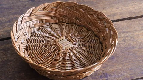 二十载乒乓情谊：朋友圈中的温馨瞬间