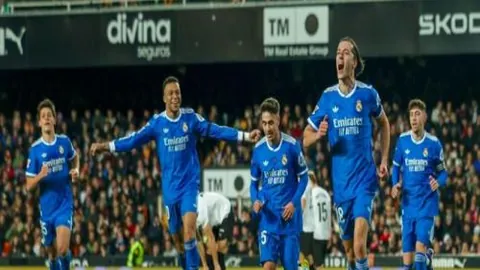 丘索维金娜50岁勇夺世界杯跳马铜牌，再谱辉煌篇章